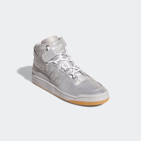 Seller photo, Poshmark